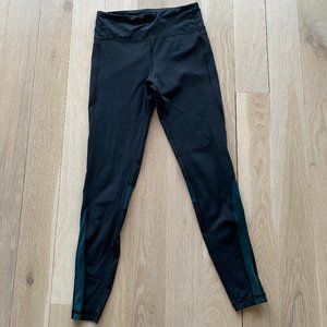 Alala Black Crops, Size Small